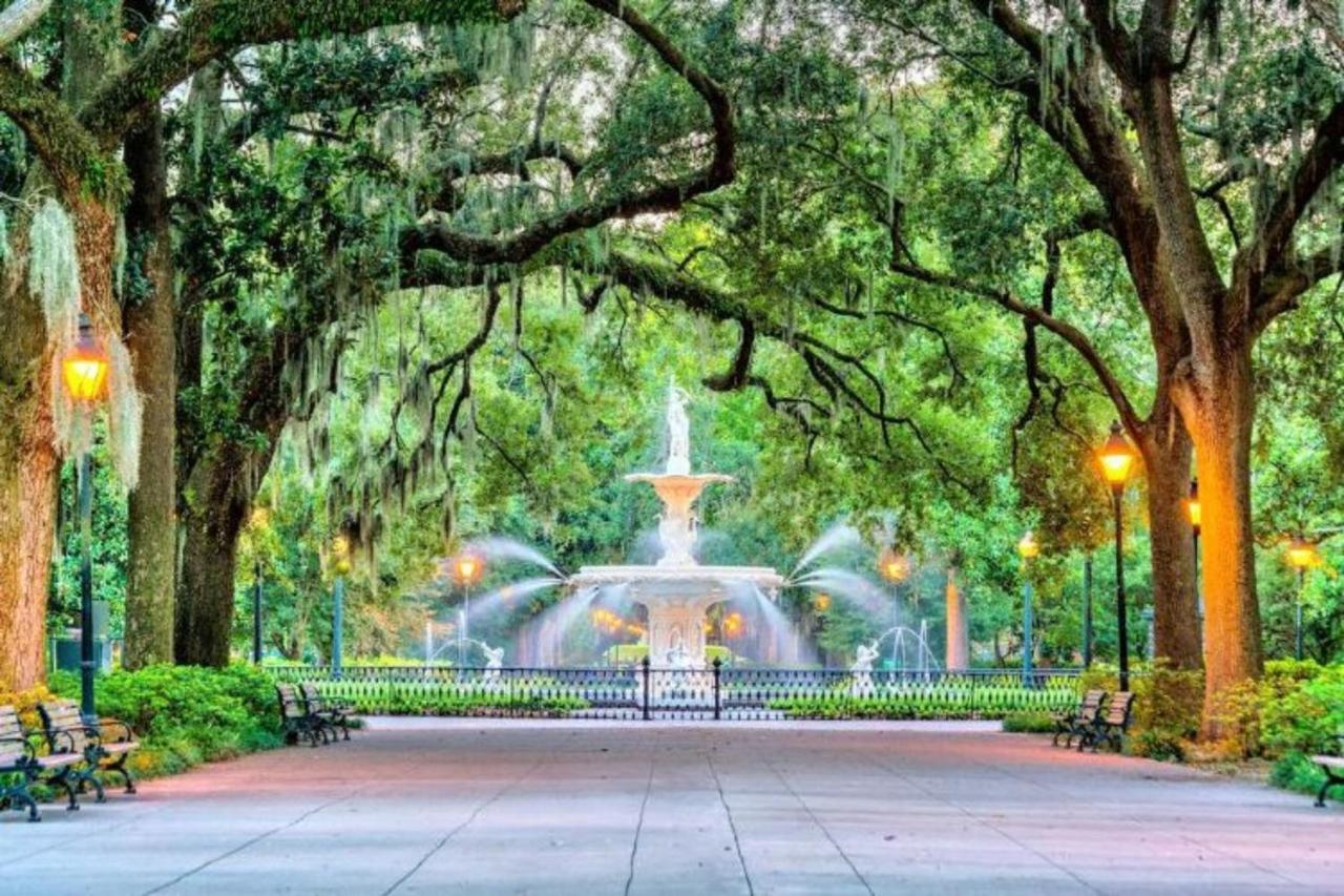 Southern Charmer-Historic District Downtown-Front Porch-Walk Score 90!!-Private Parking-1 Minute To Forsyth Park Savannah Ngoại thất bức ảnh