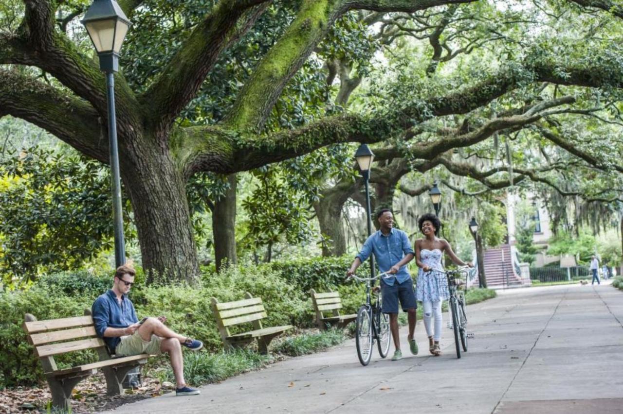 Southern Charmer-Historic District Downtown-Front Porch-Walk Score 90!!-Private Parking-1 Minute To Forsyth Park Savannah Ngoại thất bức ảnh