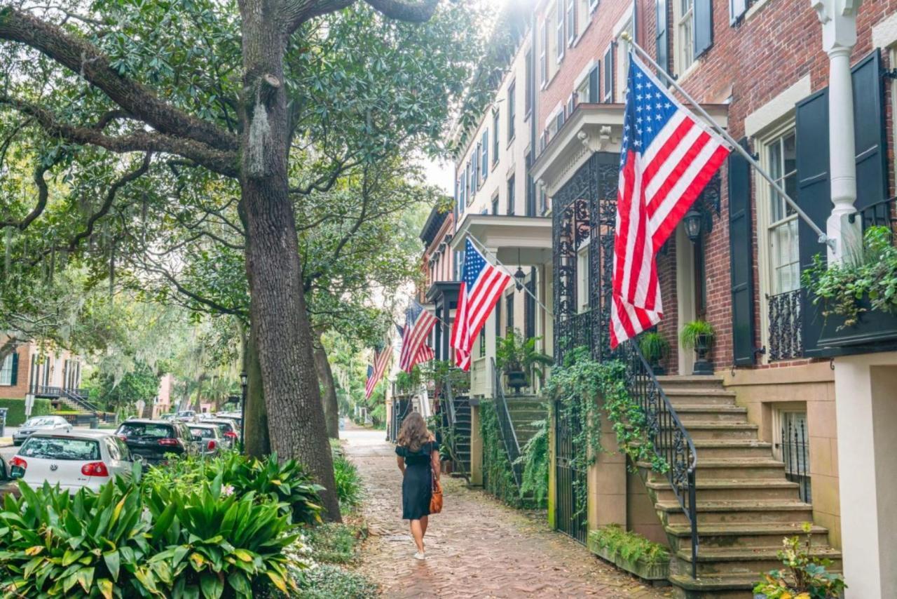 Southern Charmer-Historic District Downtown-Front Porch-Walk Score 90!!-Private Parking-1 Minute To Forsyth Park Savannah Ngoại thất bức ảnh