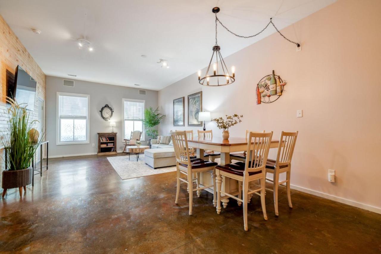 Southern Charmer-Historic District Downtown-Front Porch-Walk Score 90!!-Private Parking-1 Minute To Forsyth Park Savannah Ngoại thất bức ảnh