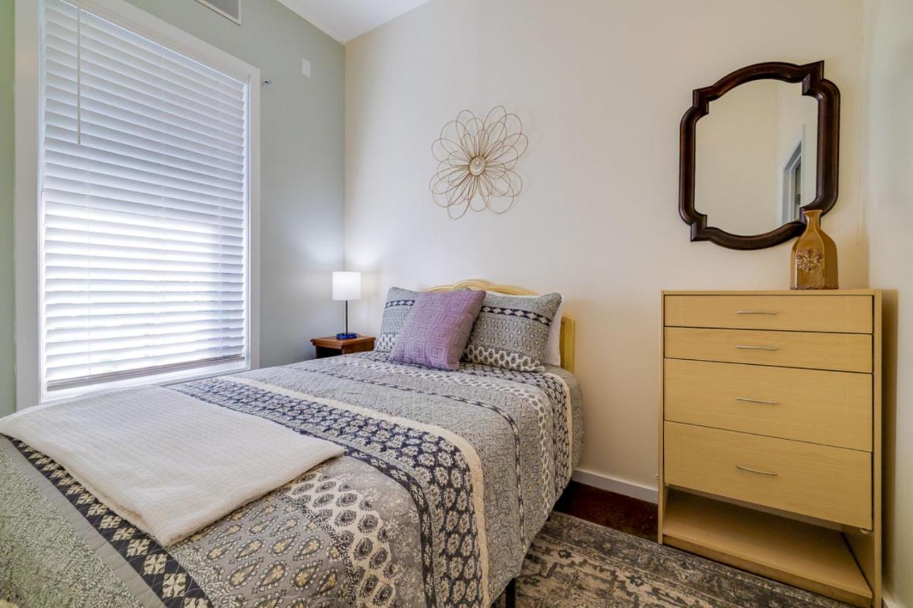 Southern Charmer-Historic District Downtown-Front Porch-Walk Score 90!!-Private Parking-1 Minute To Forsyth Park Savannah Ngoại thất bức ảnh